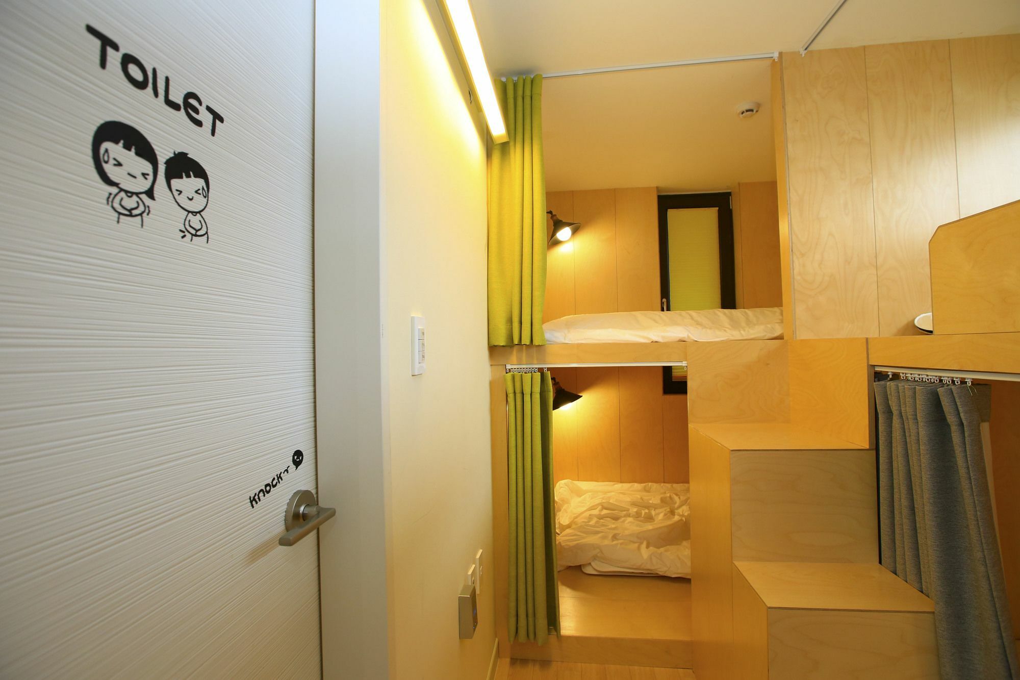 Dongdong Guesthouse เมืองเชจู ภายนอก รูปภาพ
